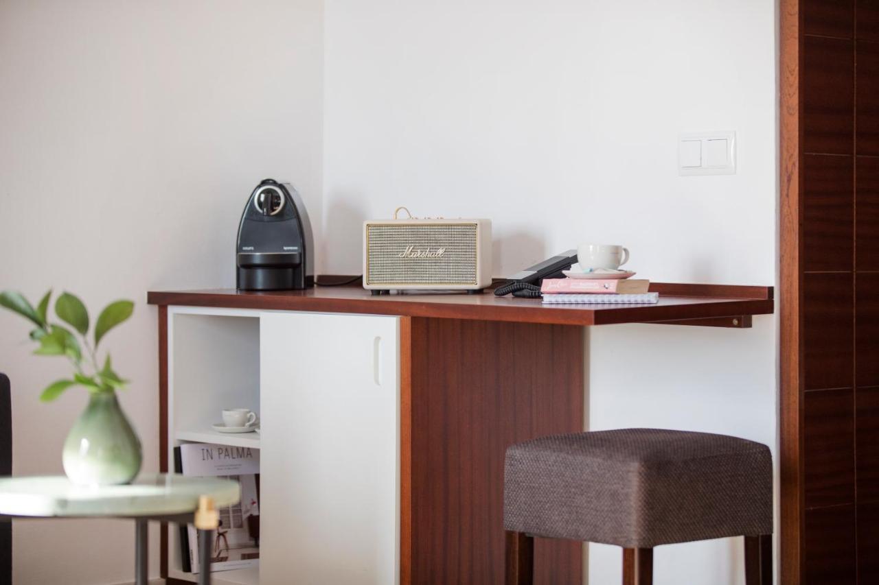 Big Port View,776132179:JPEG